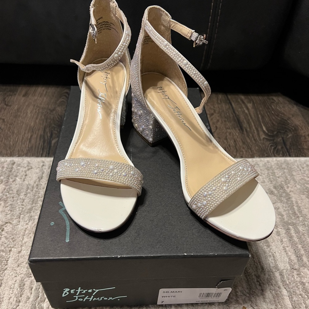 Betsy Johnson Pearl Heels “Mari” with blue tiffany soles